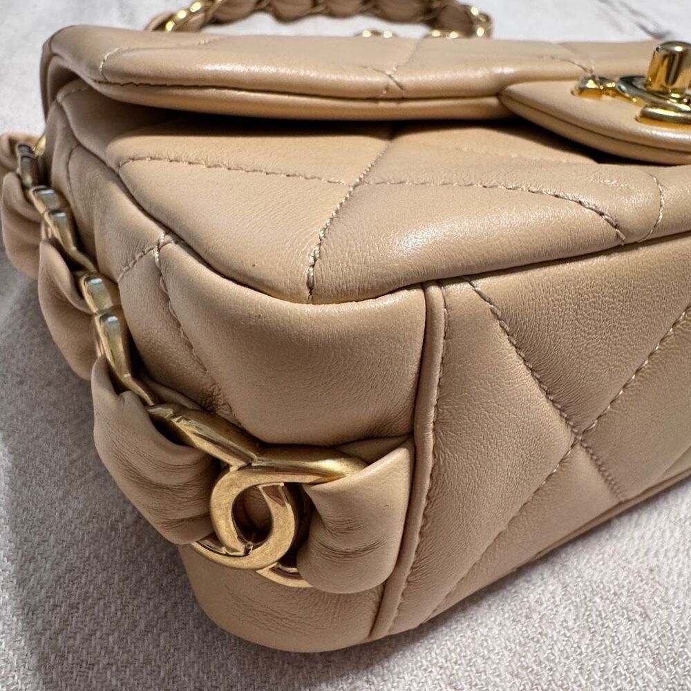 Chanel 24K Small Flap Bag Beige Quilted with CC Strap - Picture 3 of 16